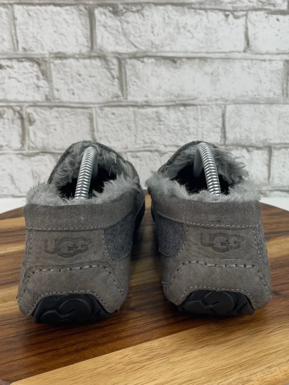 UGG Ascot 3233 Mens 10 Gray Wool Moccasin Slip On Loafer Slippers 1103890
